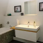 Roof&chill Loft I Overthetop 2-level I 170m2 I 2 Baeder I Bachelor I Familien I Gruppen I Events *