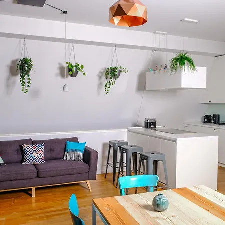 Roof&chill Loft I Overthetop 2-level I 170m2 I 2 Baeder I Bachelor I Familien I Gruppen I Events *