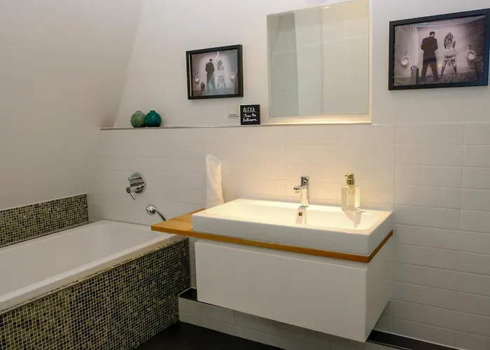 Roof&chill Loft I Overthetop 2-level I 170m2 I 2 Baeder I Bachelor I Familien I Gruppen I Events *