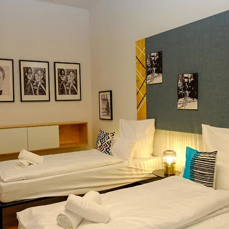 Roof&chill Loft I Overthetop 2-level I 170m2 I 2 Baeder I Bachelor I Familien I Gruppen I Events